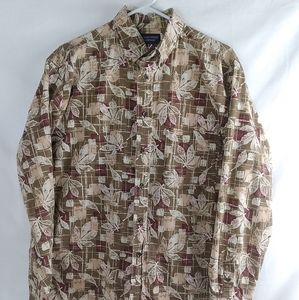 Men's Roundtree & Yorke Button Down Shirt Size Medium